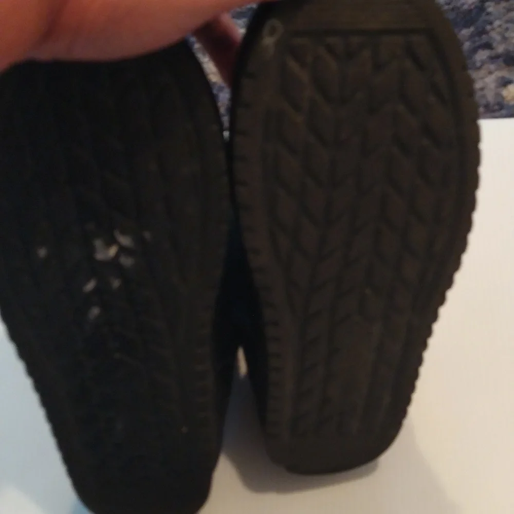 - -Koolabura by Ugg black suede fleece lined boots
